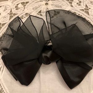 Vintage Kirks folly hair accessories